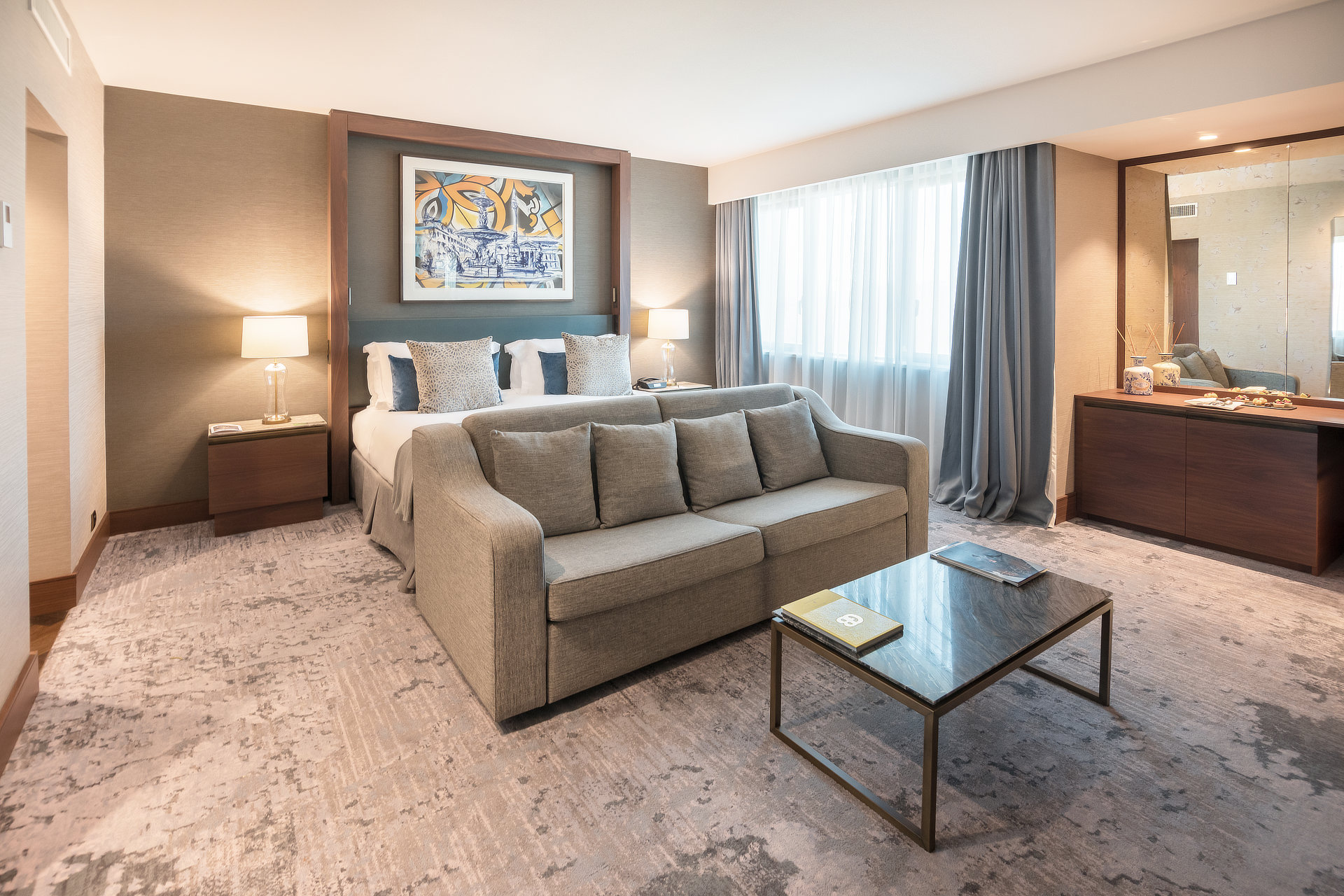 Luxury accommodation in Lisbon InterContinental Junior Suite G1